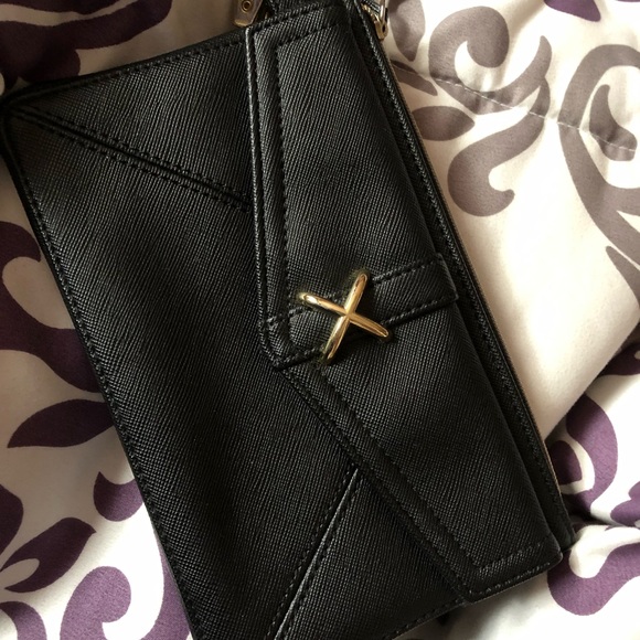Nine West wristlet - Picture 1 of 4
